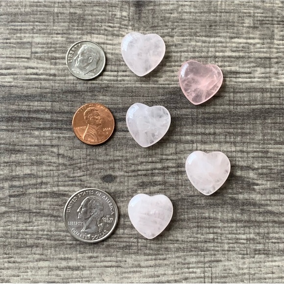 🍒🍒 2 Mini Heart Pink Crystal Stones - Picture 4 of 4